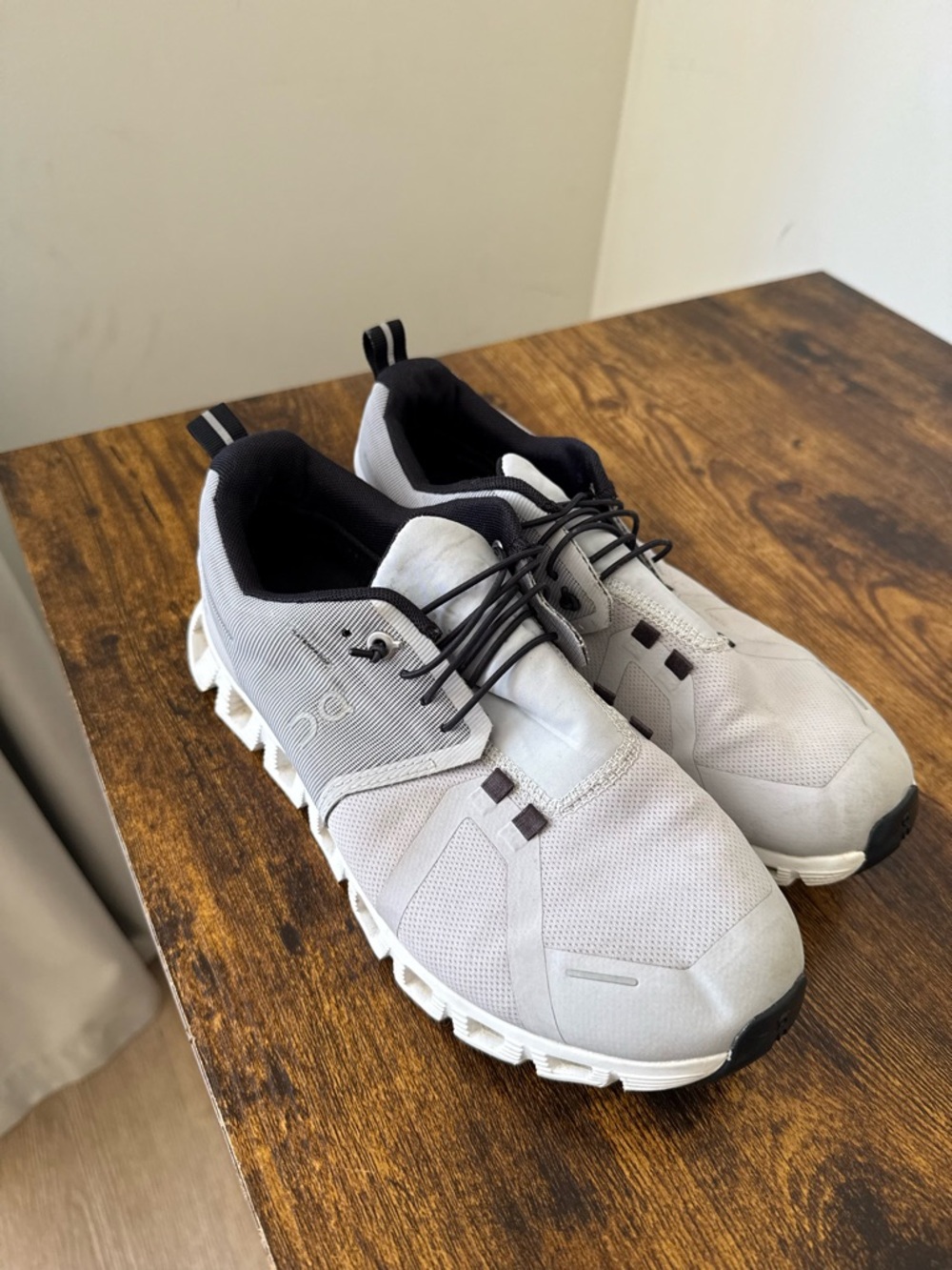 On Clouds Women’s Sneakers - Picture 2 of 5